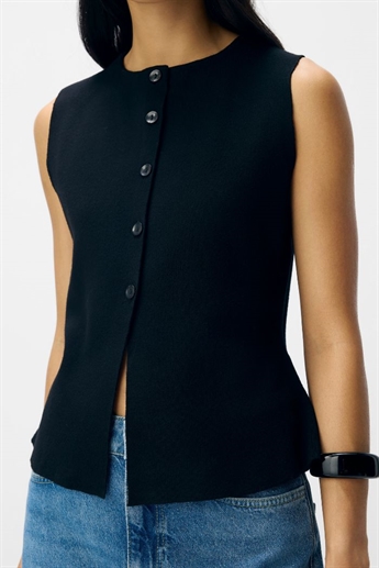 Reya Knit Vest, Black